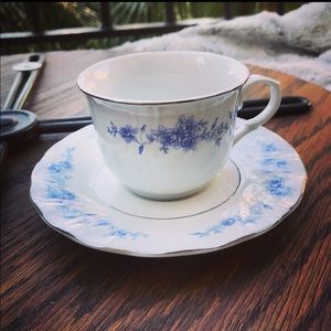Vintage Lynn’s Fine Bone China Tea Cup